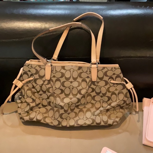 Coach purse, Signature stripe - Picture 2 of 9